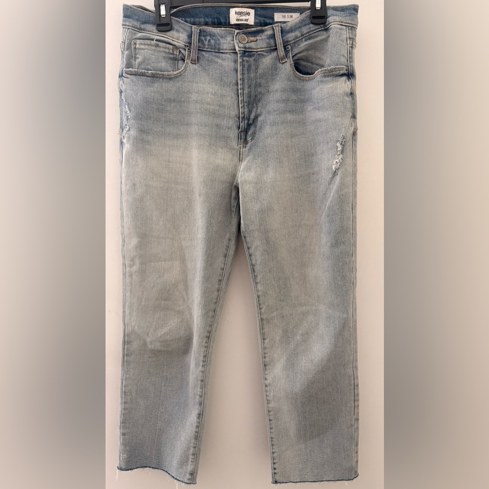 Kensie Light Wash Blue Cropped Jeans - Picture 2 of 5